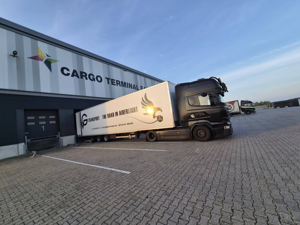 VG Transport-combinatie bij een vrachtterminal